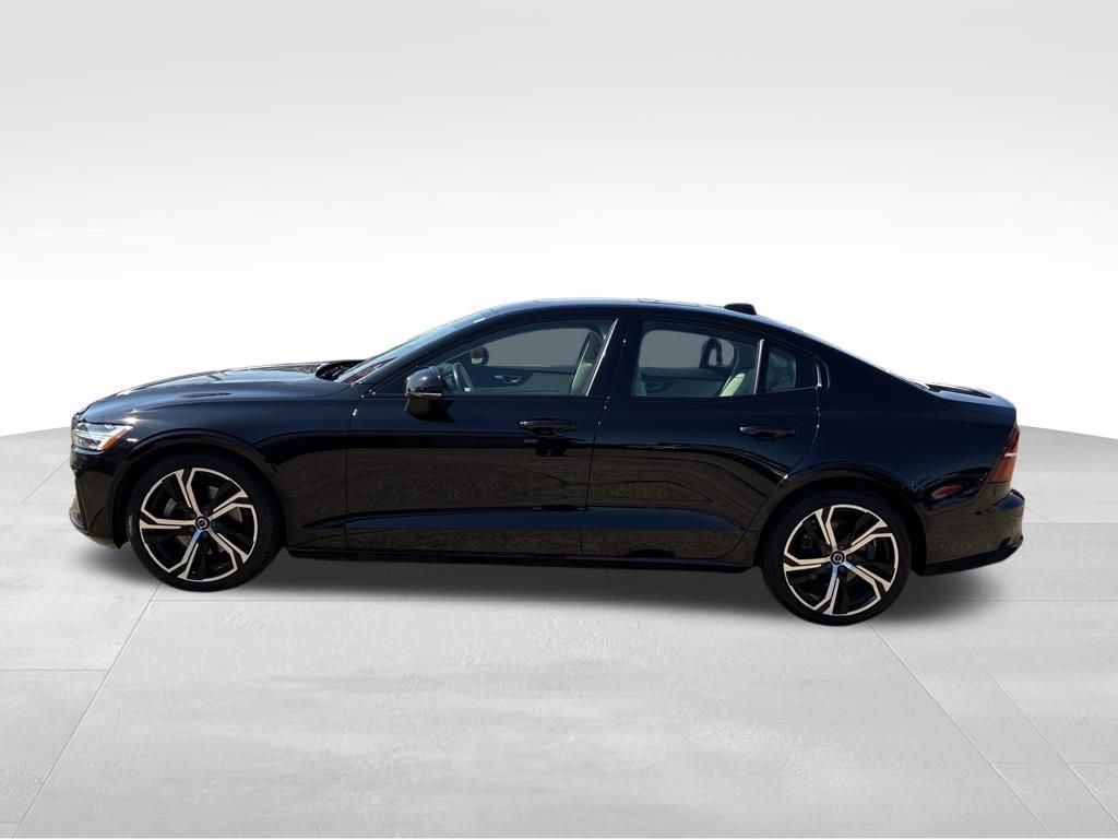 Used 2024 Volvo S60 B5 Core image 2