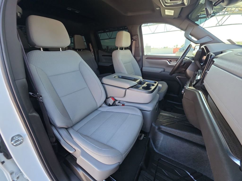 Used 2023 Chevrolet Silverado 1500 LT w/ Convenience Package II AWD/4WD image 29