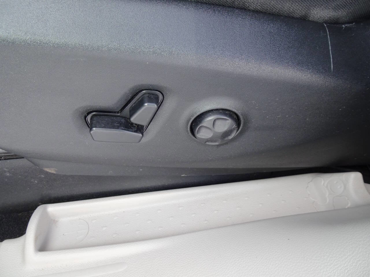 Used 2019 Chrysler Pacifica Touring Plus w/ Tire & Wheel Group image 13