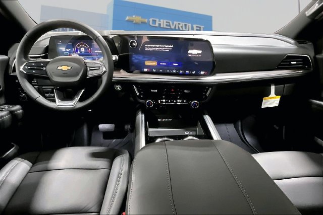 New 2027 Chevrolet Suburban LT AWD/4WD image 5