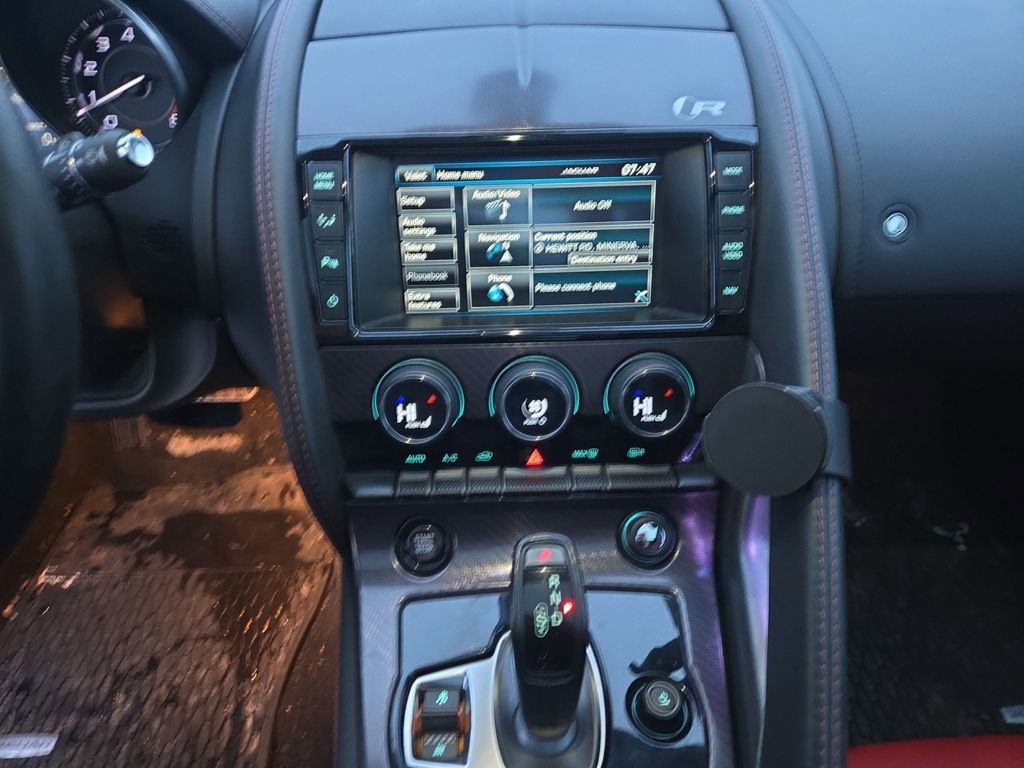 Used 2015 Jaguar F-TYPE R image 15