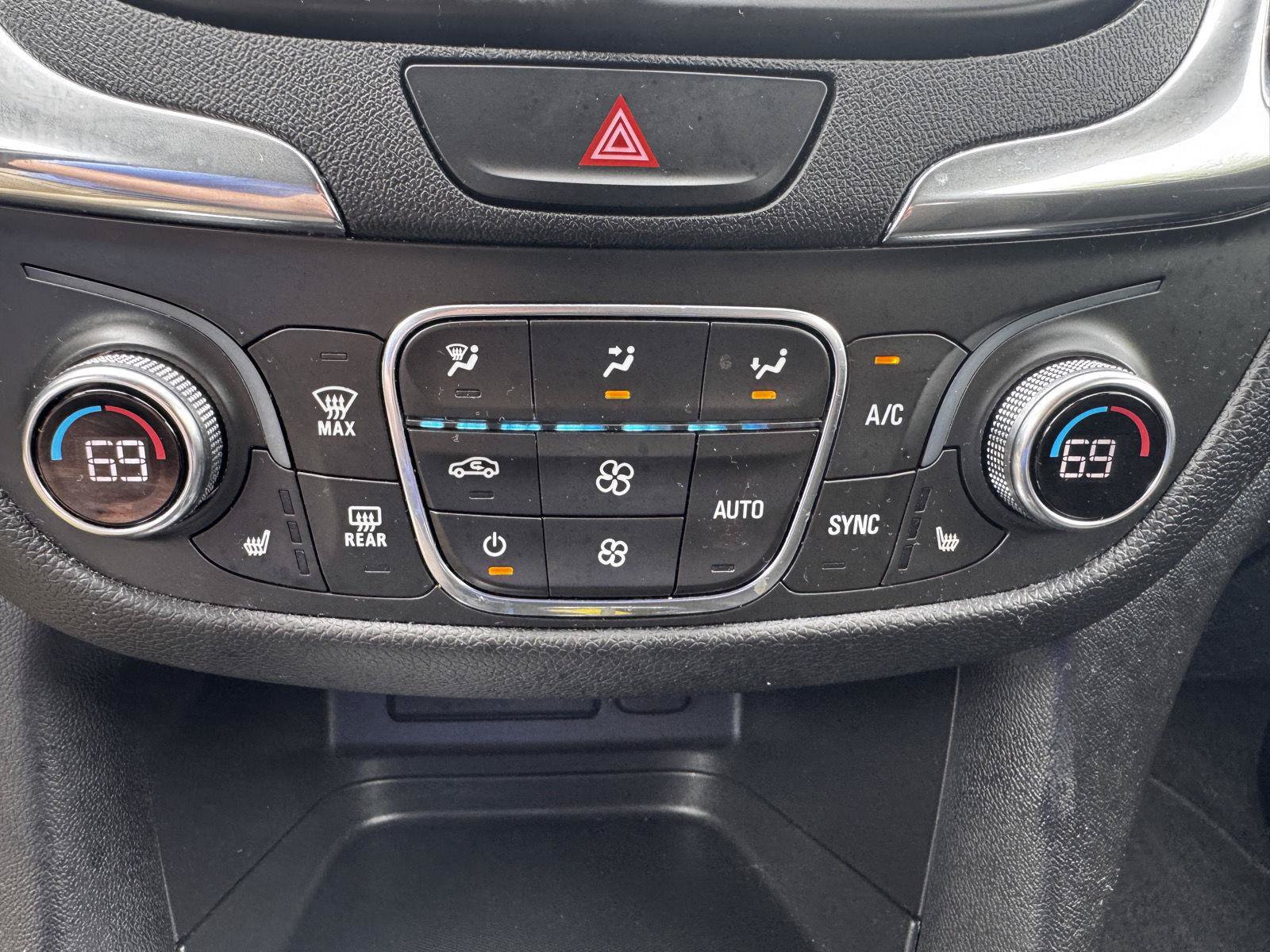 Certified 2019 Chevrolet Equinox LT w/ Sun & Navigation Package AWD/4WD image 30