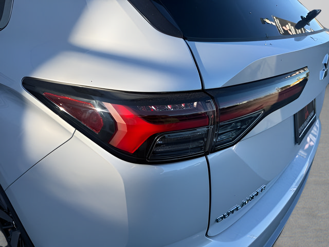 New 2026 Mitsubishi Outlander SEL FWD image 33