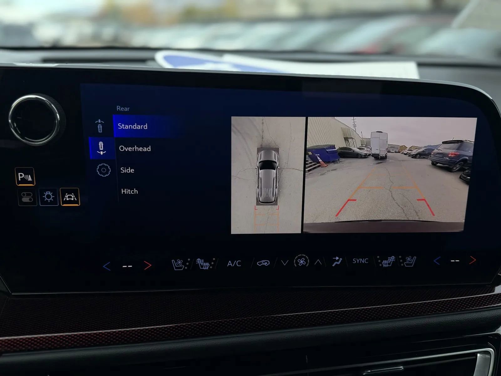 Used 2024 Chevrolet Traverse RS image 40