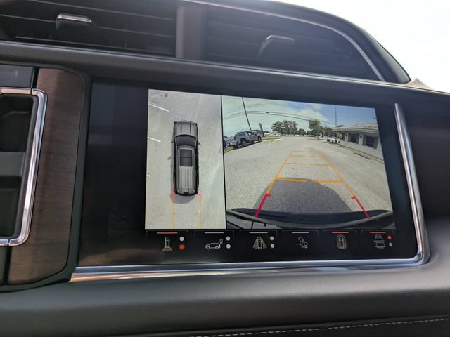 Used 2023 GMC Yukon Denali Ultimate AWD/4WD image 28