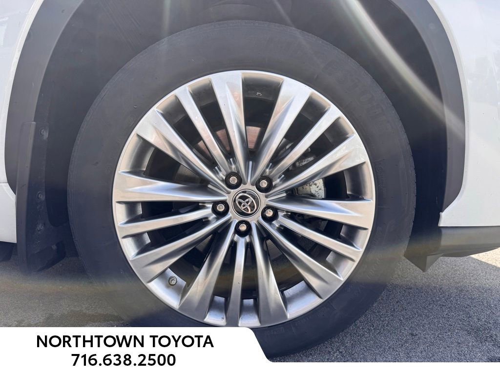 Used 2023 Toyota Highlander Platinum AWD/4WD image 6