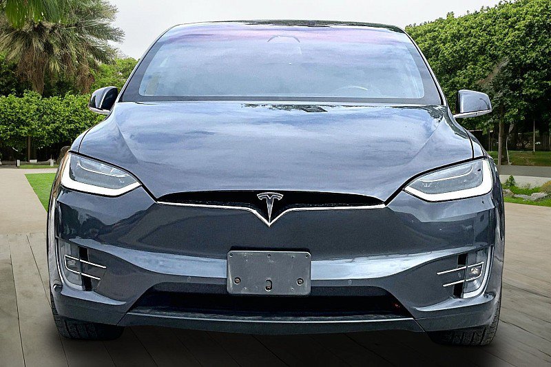 Used 2018 Tesla Model X 100D AWD/4WD image 2