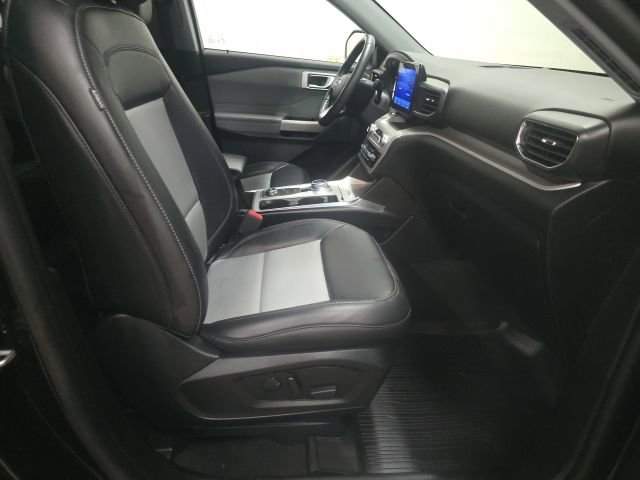 Used 2023 Ford Explorer XLT w/ Equipment Group 202A image 3