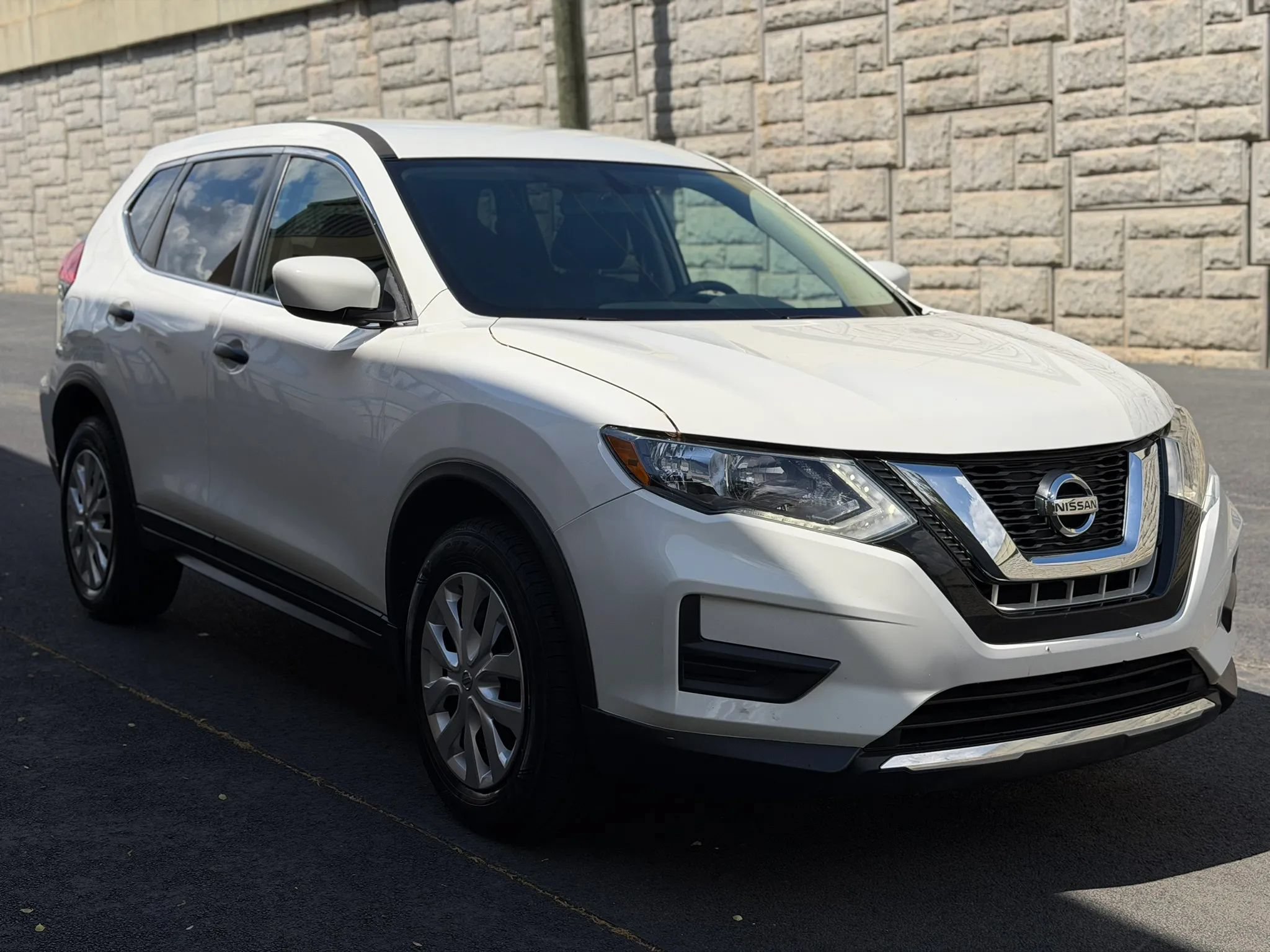 Used 2017 Nissan Rogue S AWD/4WD image 43