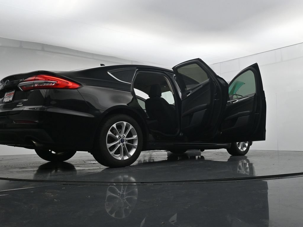 Used 2020 Ford Fusion SE FWD image 43