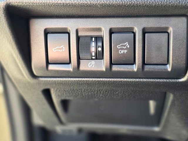 Used 2025 Subaru Outback Premium AWD/4WD image 37