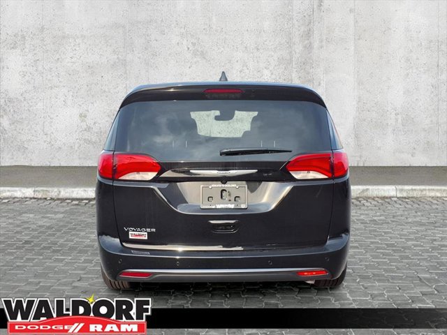 New 2025 Chrysler Voyager LX image 5