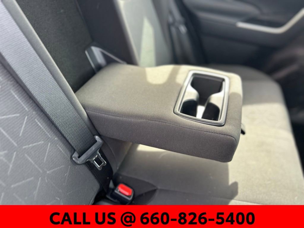 Used 2025 Toyota RAV4 XLE AWD/4WD image 7