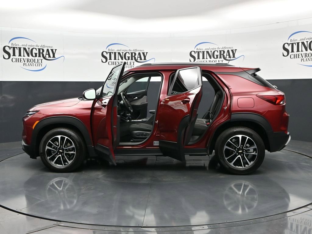 Used 2025 Chevrolet TrailBlazer LT w/ Convenience Package FWD image 28
