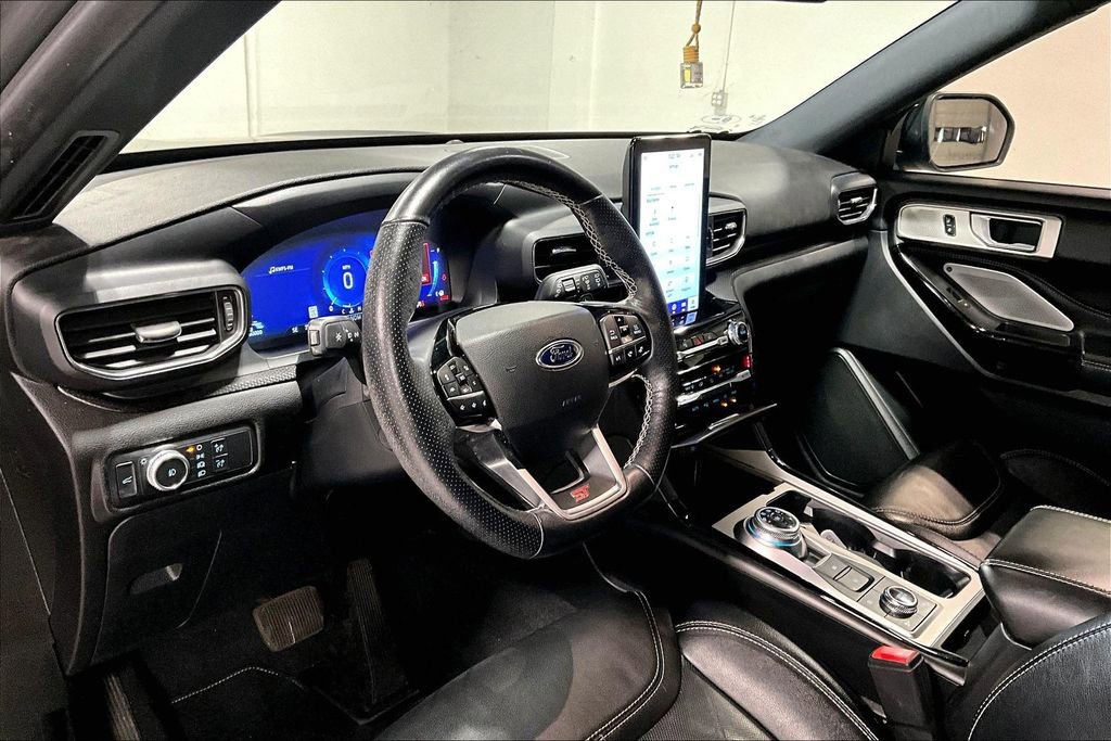 Used 2022 Ford Explorer ST w/ Equipment Group 401A AWD/4WD image 16