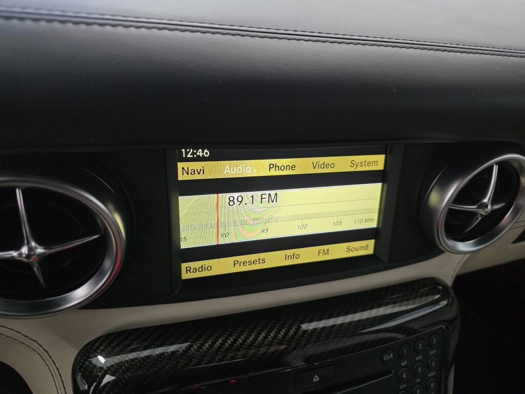 Used 2012 Mercedes-Benz SLS AMG Roadster image 16