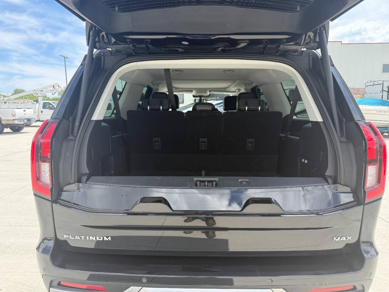 Used 2025 Ford Expedition Max Platinum AWD/4WD image 30