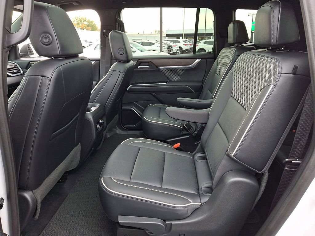 Used 2024 GMC Acadia Denali w/ Super Cruise Package image 10