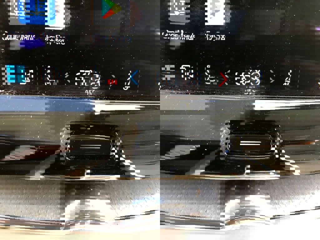 Used 2023 Volvo XC60 T8 Plus image 27