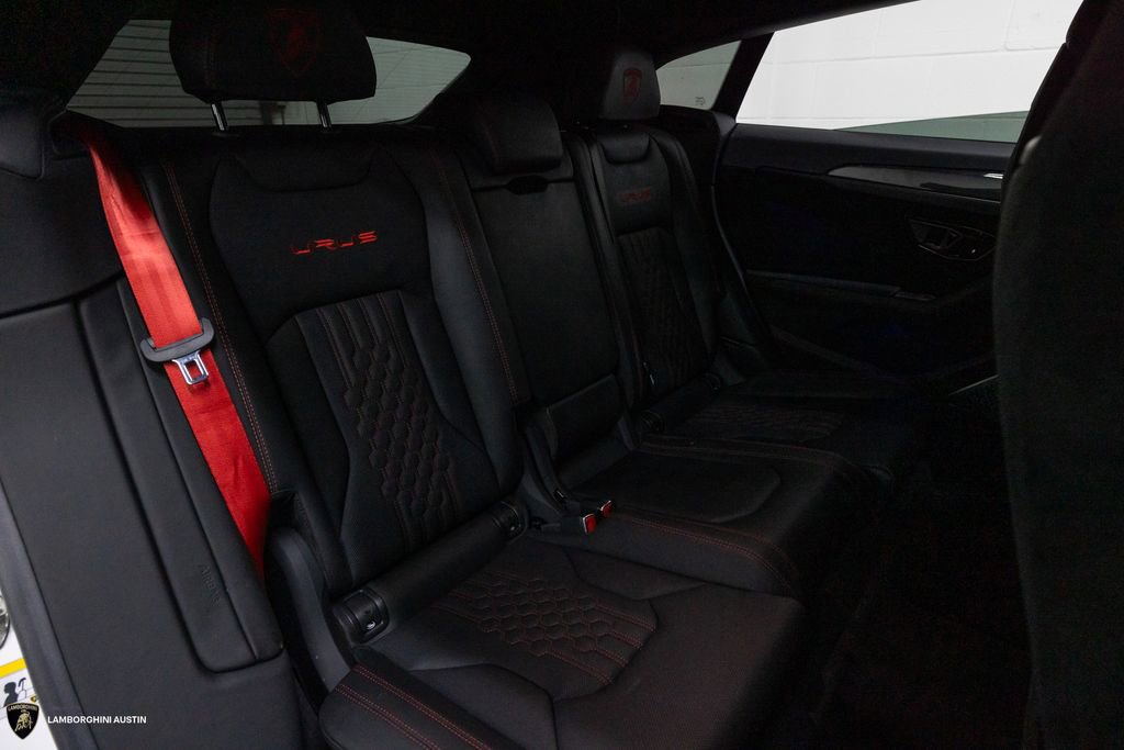 Used 2023 Lamborghini Urus Performante AWD/4WD image 43