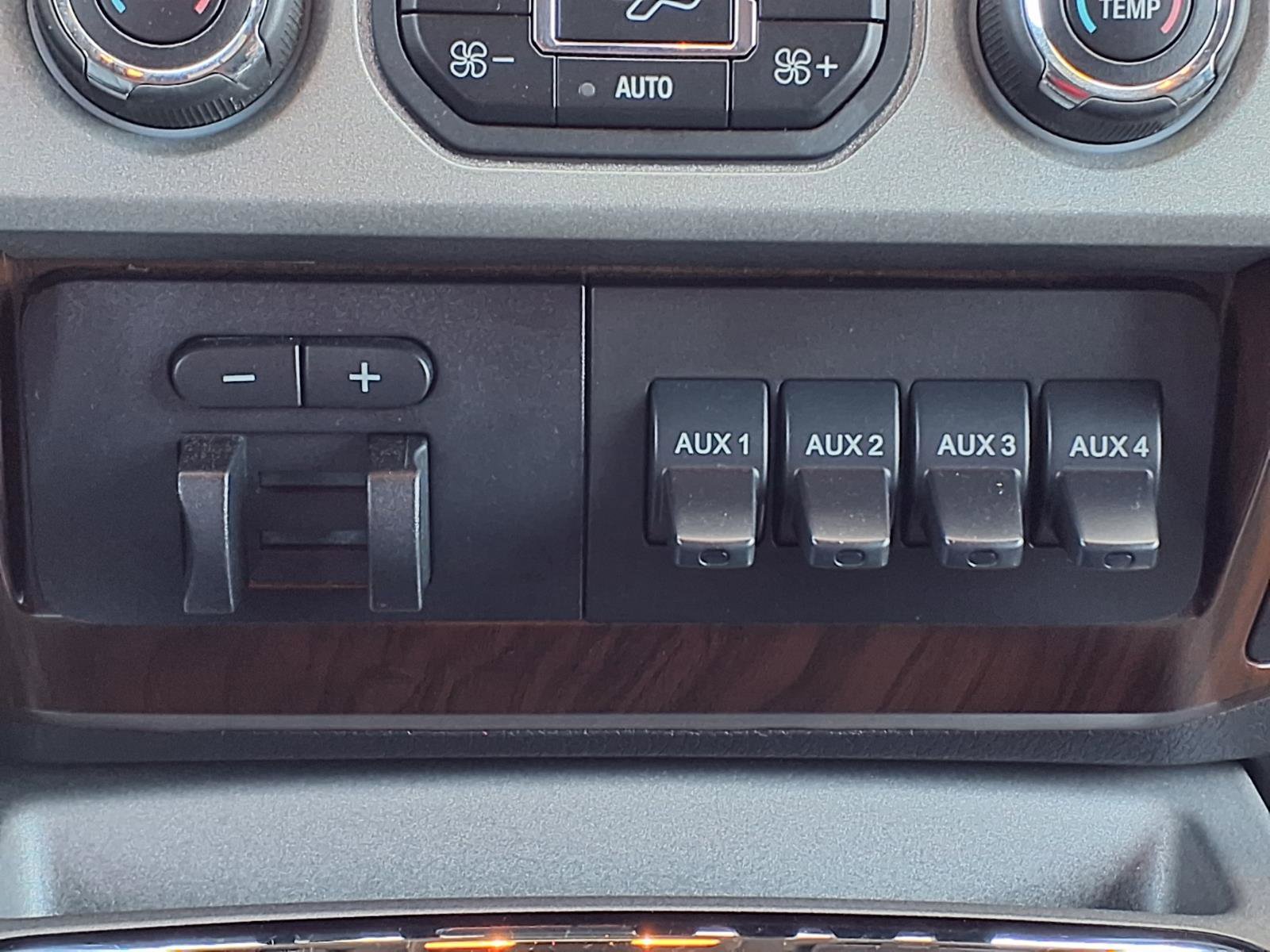 Used 2016 Ford F350 Lariat w/ Lariat Ultimate Package image 21