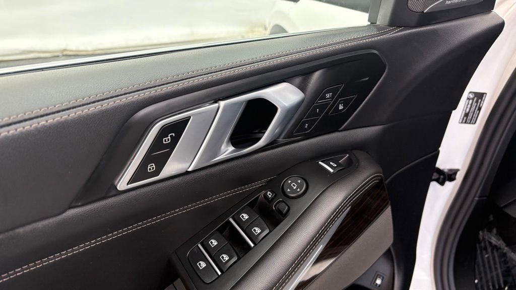 Used 2025 BMW X5 xDrive50e image 20