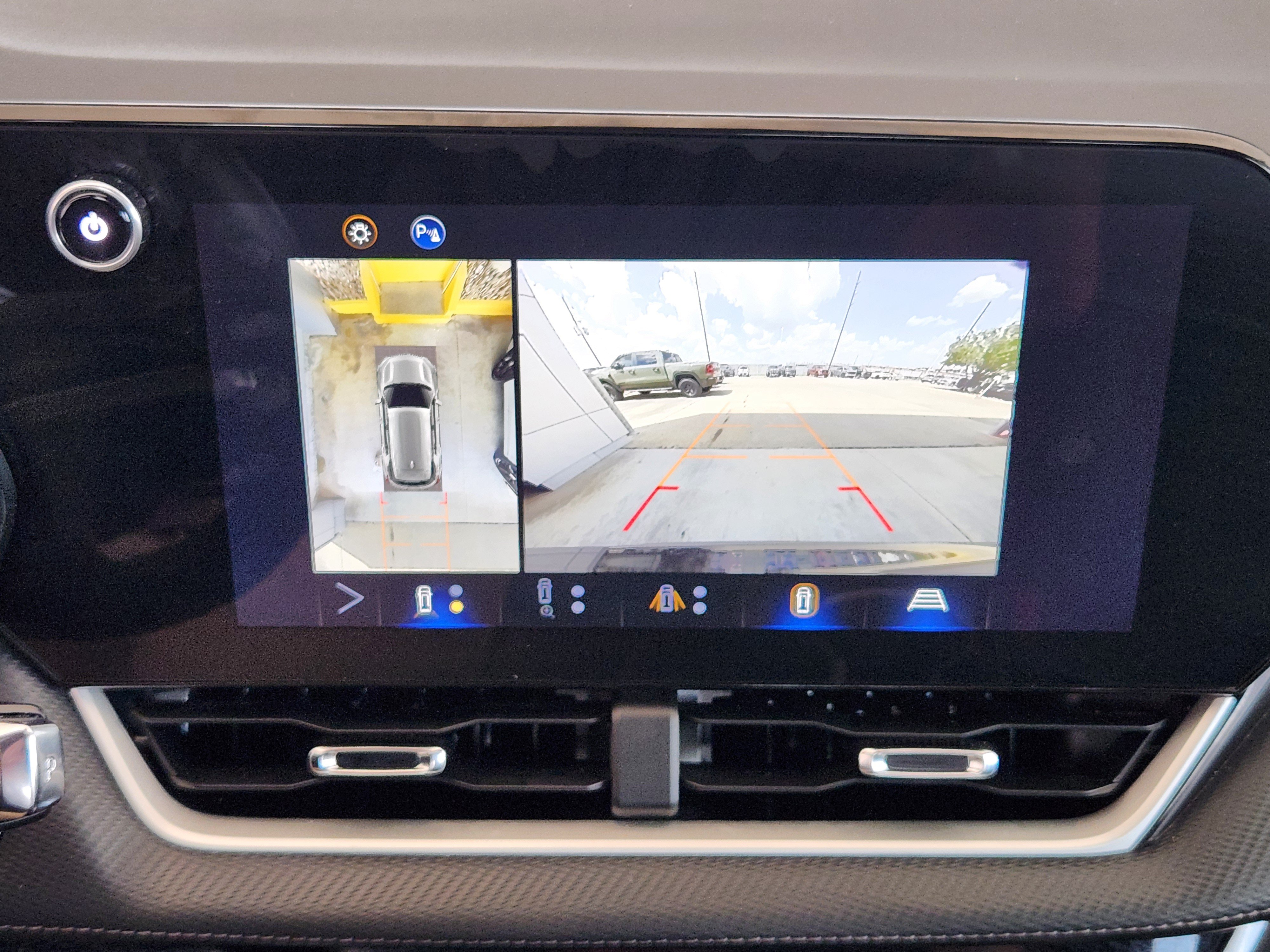 Used 2025 Chevrolet Equinox LT w/ Convenience Package II FWD image 19