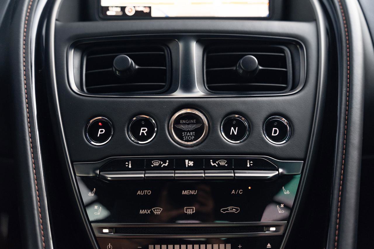 Used 2018 Aston Martin DB11 Coupe image 66