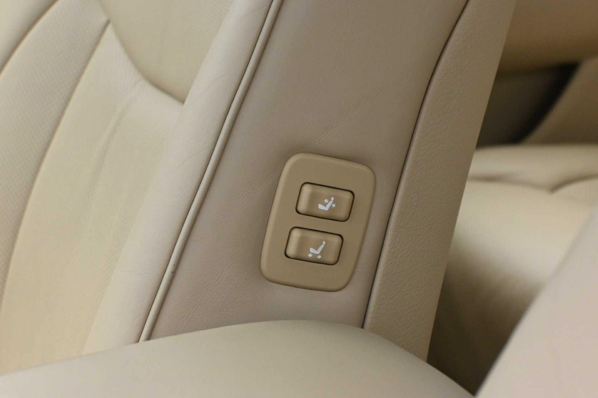 Used 2005 Lexus LS 430 RWD image 26
