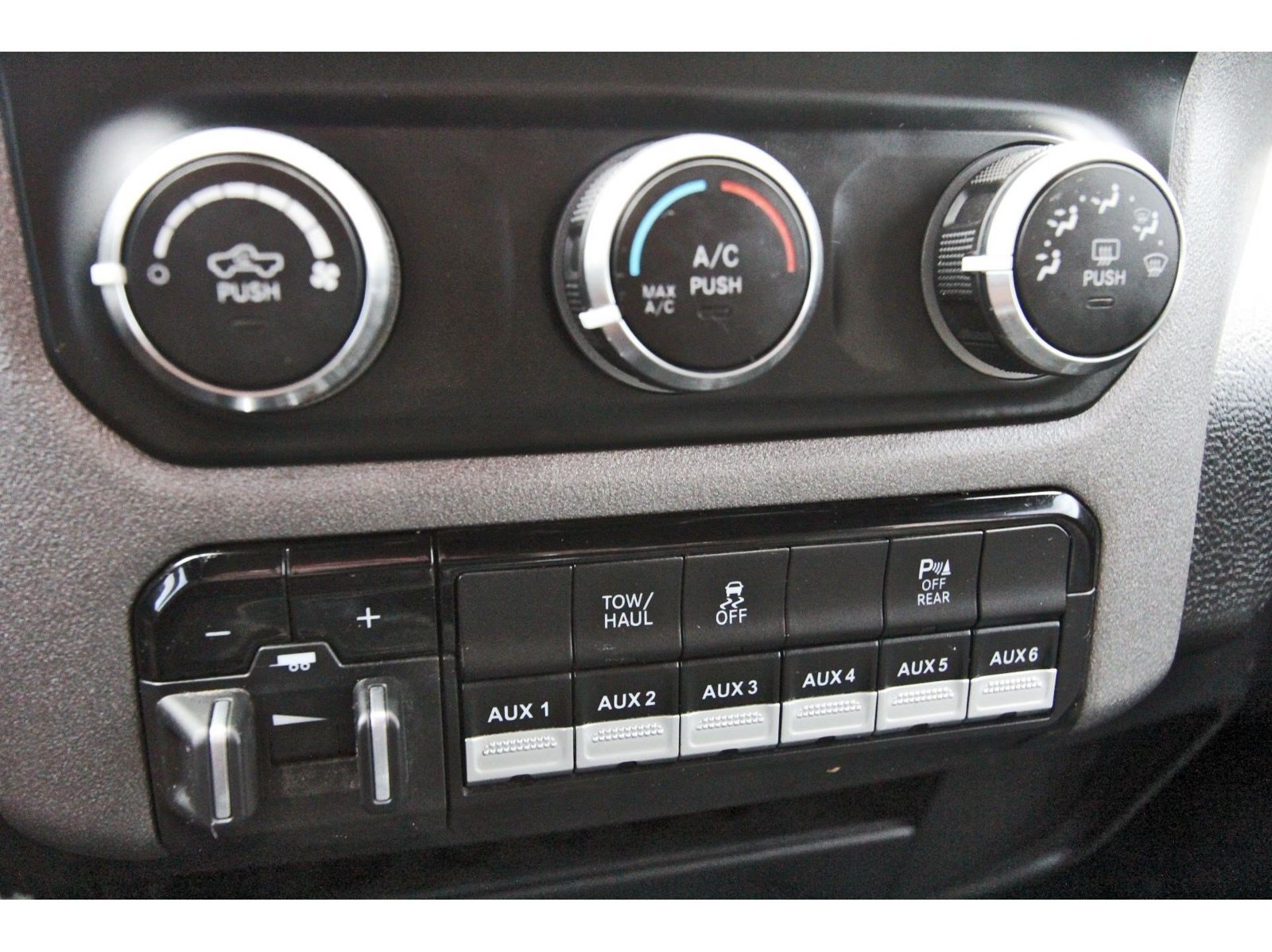 Used 2022 RAM 2500 Tradesman w/ Snow Chief Group AWD/4WD image 28