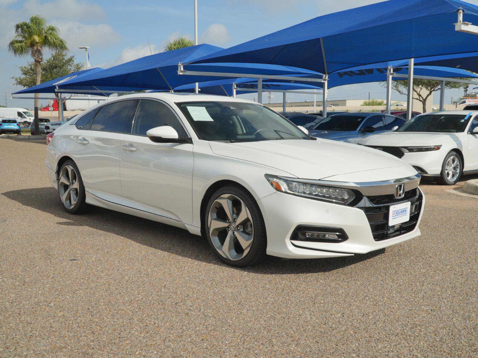 Used 2019 Honda Accord Touring image 3