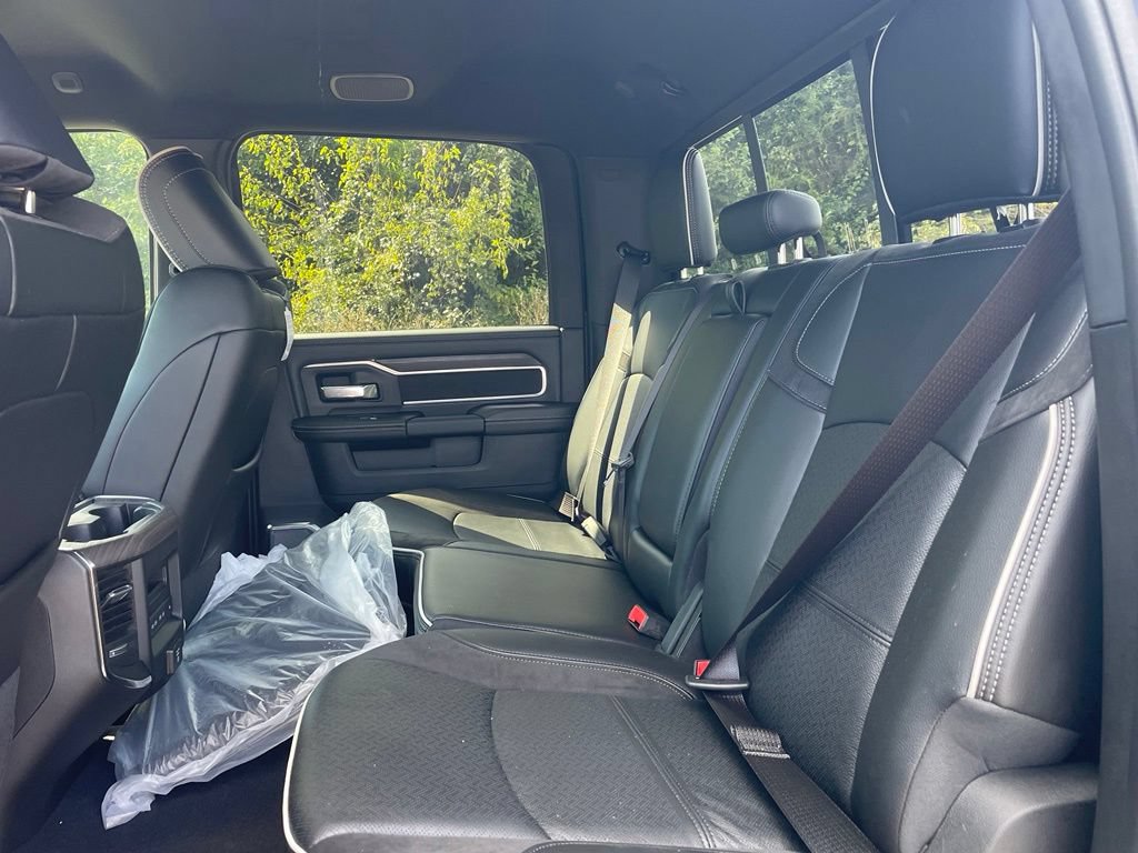 New 2026 RAM 2500 Laramie AWD/4WD image 9
