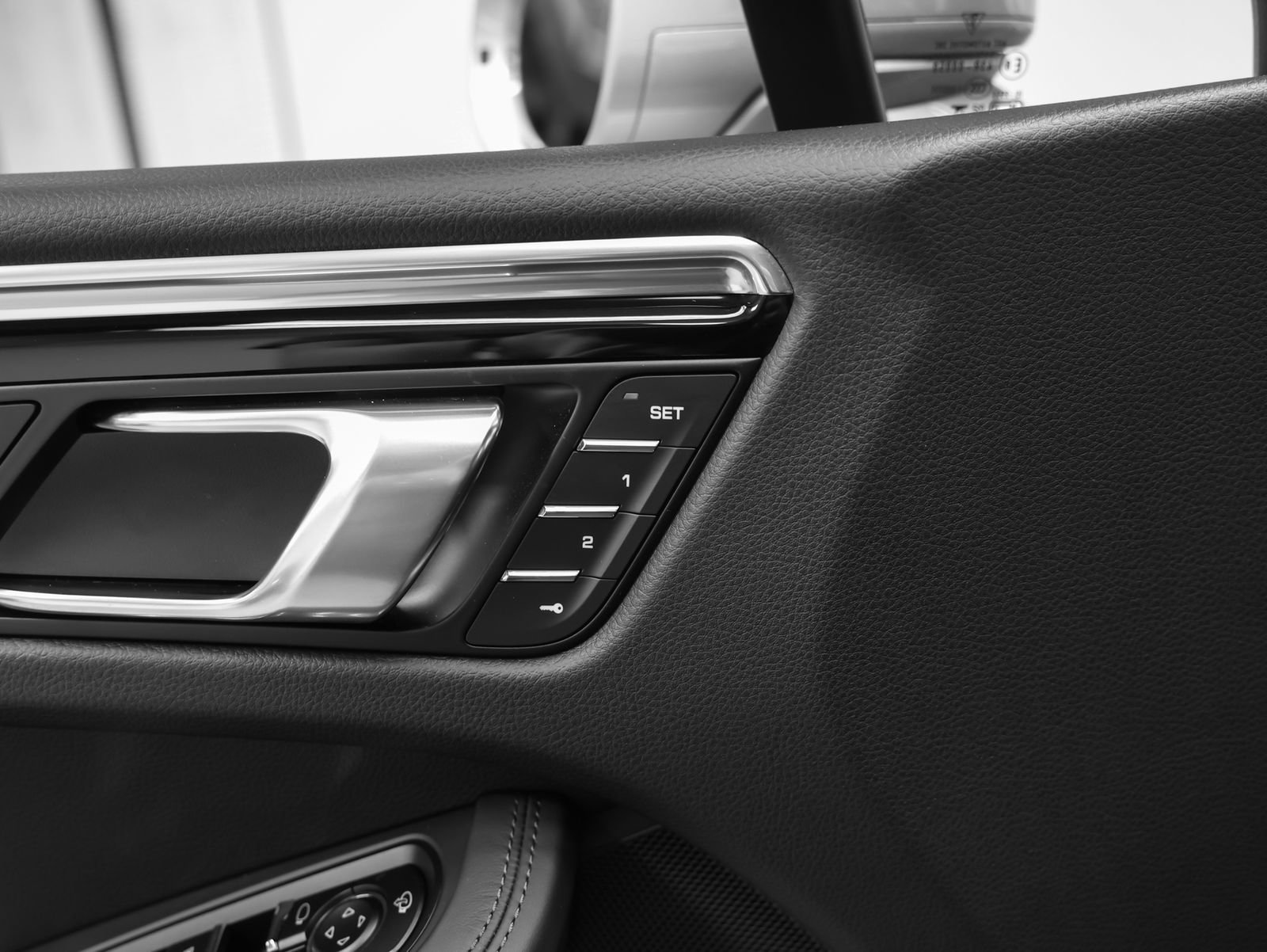 Certified 2026 Porsche Macan image 28