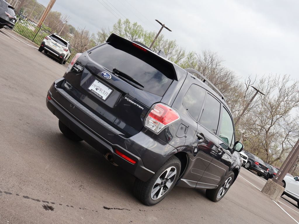 Used 2018 Subaru Forester 2.5i Premium w/ All-Weather Package image 7