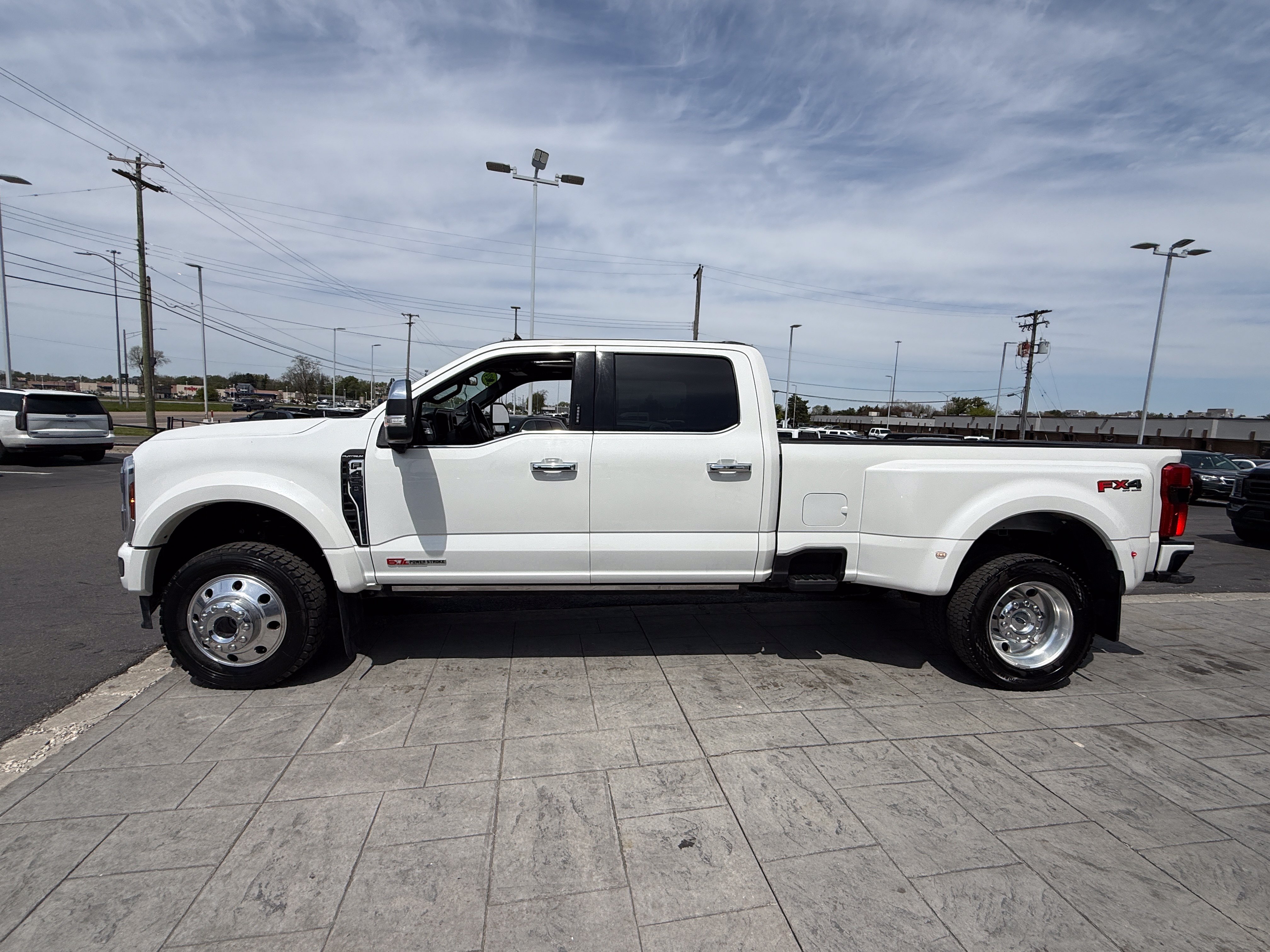 Used 2024 Ford F450 Platinum w/ FX4 Off-Road Package AWD/4WD image 3