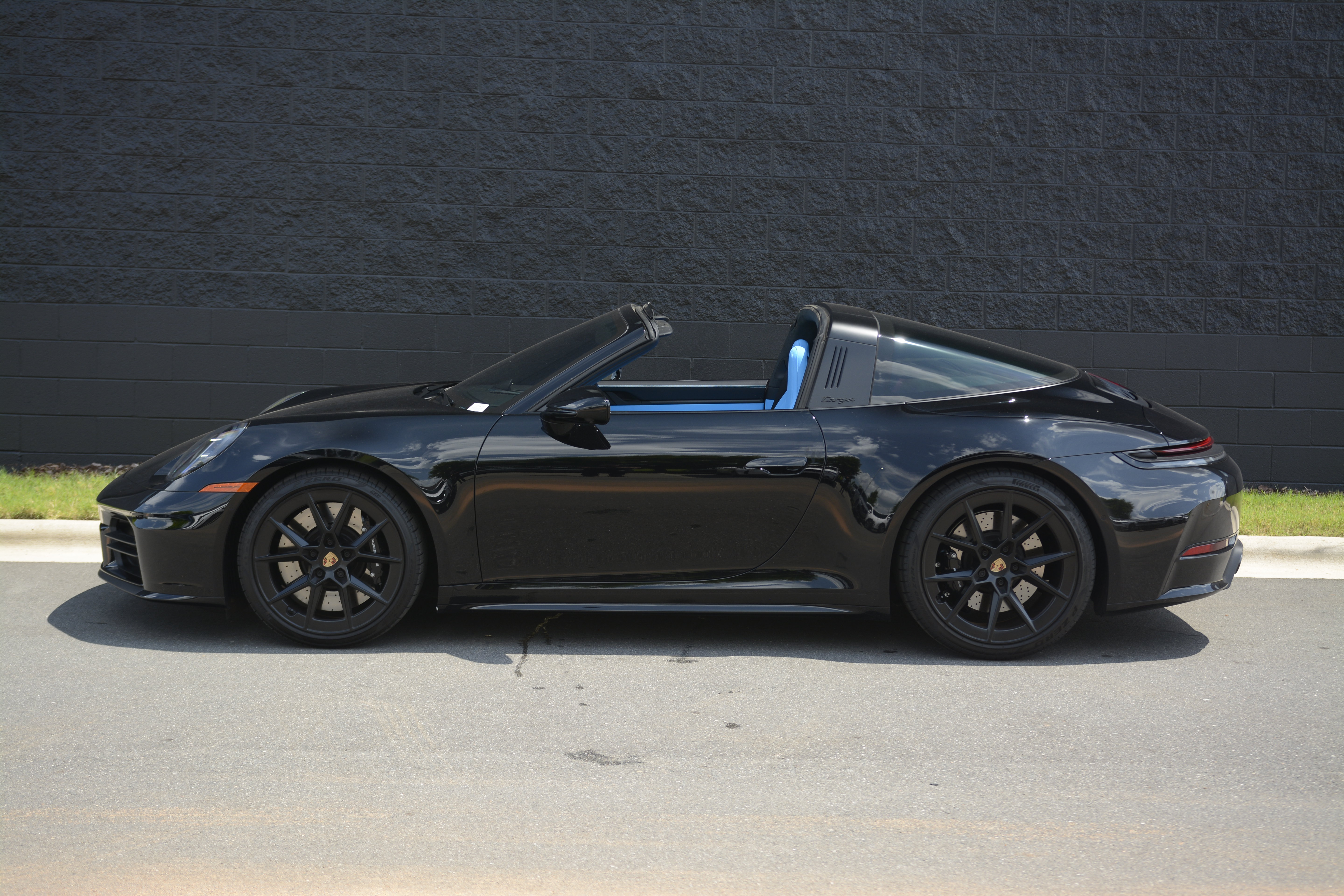 Certified 2026 Porsche 911 Targa 4S AWD/4WD image 2