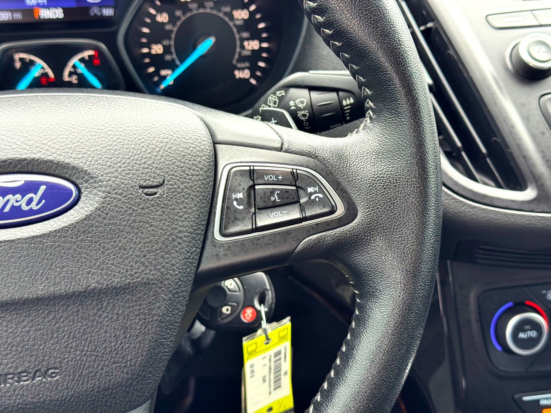 Used 2018 Ford Escape SE w/ SE Sport Appearance Package AWD/4WD image 22