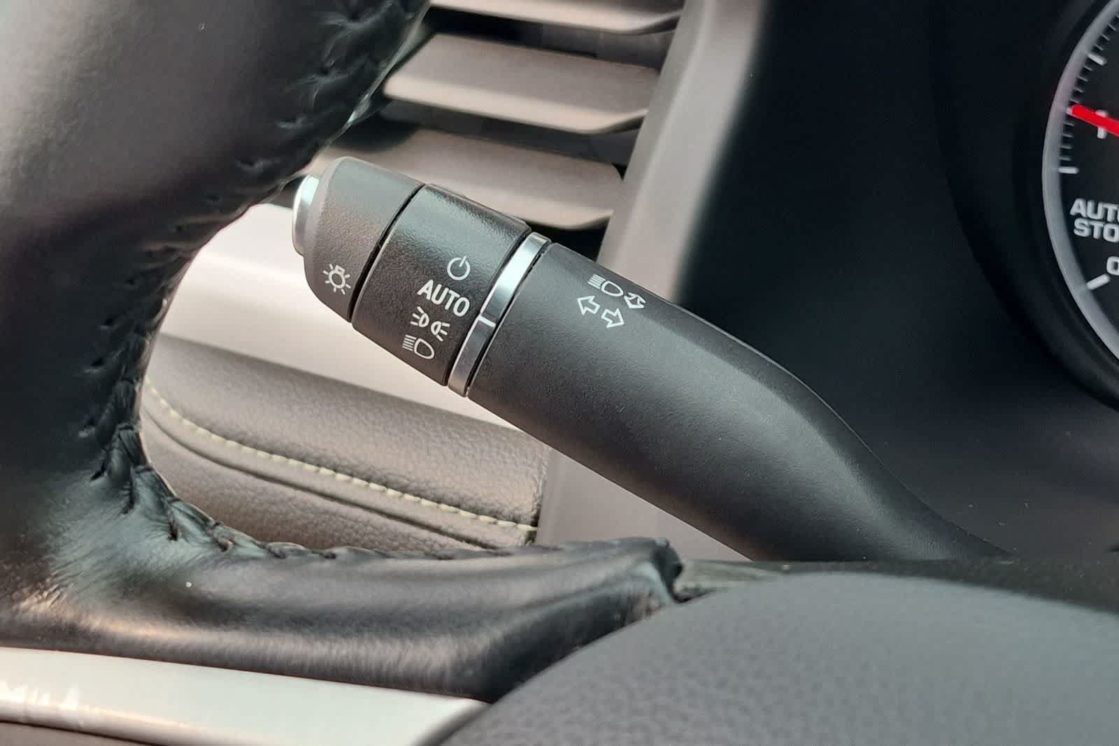 Used 2019 GMC Acadia SLE FWD image 26