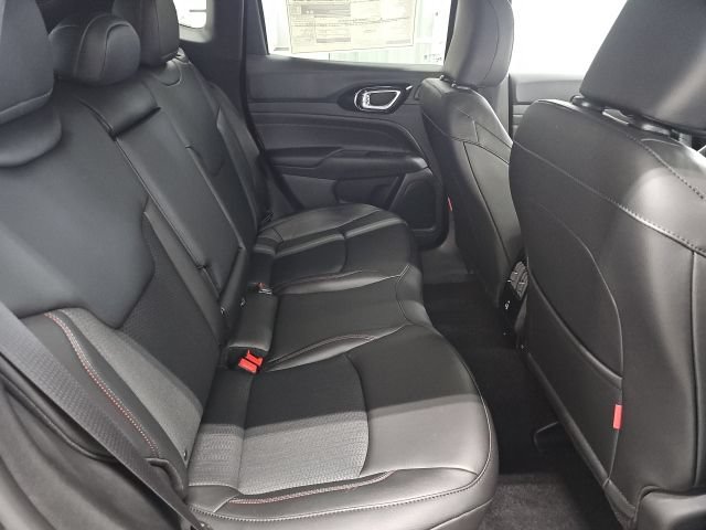 New 2026 Jeep Compass Trailhawk w/ Sun, Sound & Navigation Group AWD/4WD image 15