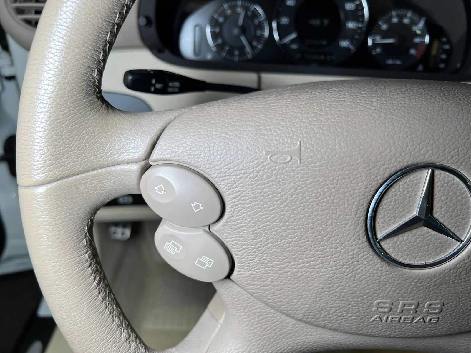 Used 2008 Mercedes-Benz CLK 350 Cabriolet image 23