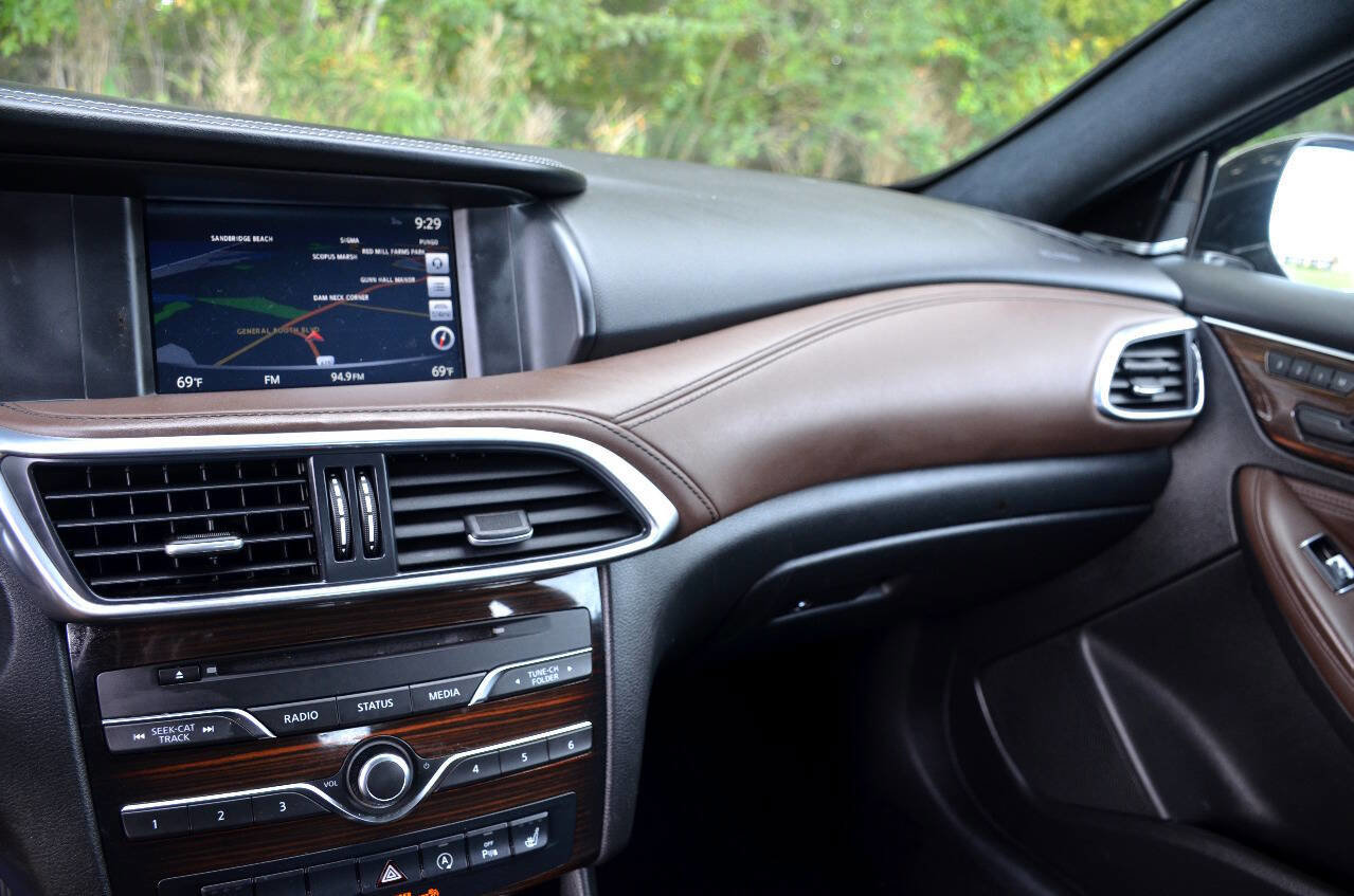 Used 2017 INFINITI QX30 Premium w/ Navigation Package AWD/4WD image 19