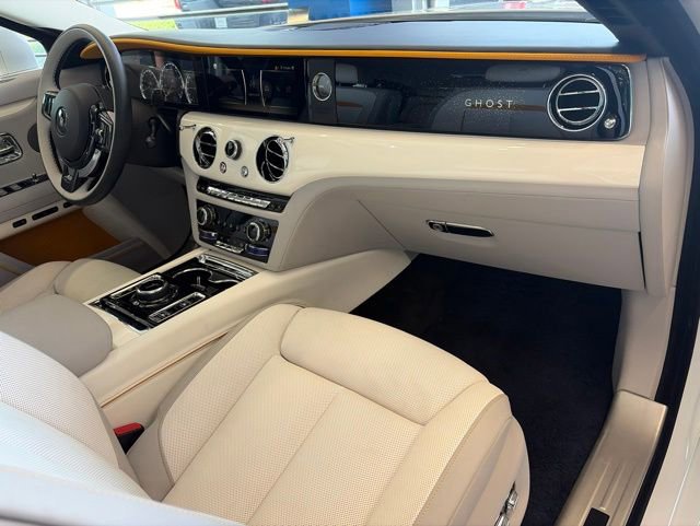 Used 2024 Rolls-Royce Ghost AWD/4WD image 17