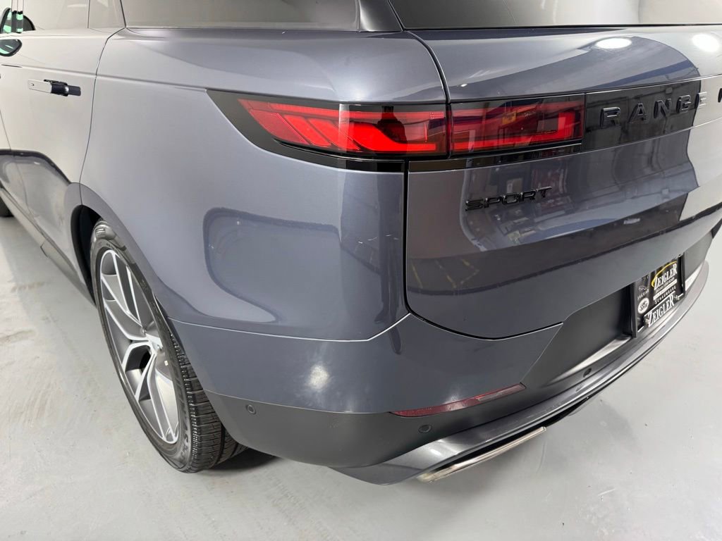 Used 2023 Land Rover Range Rover Sport SE AWD/4WD image 7