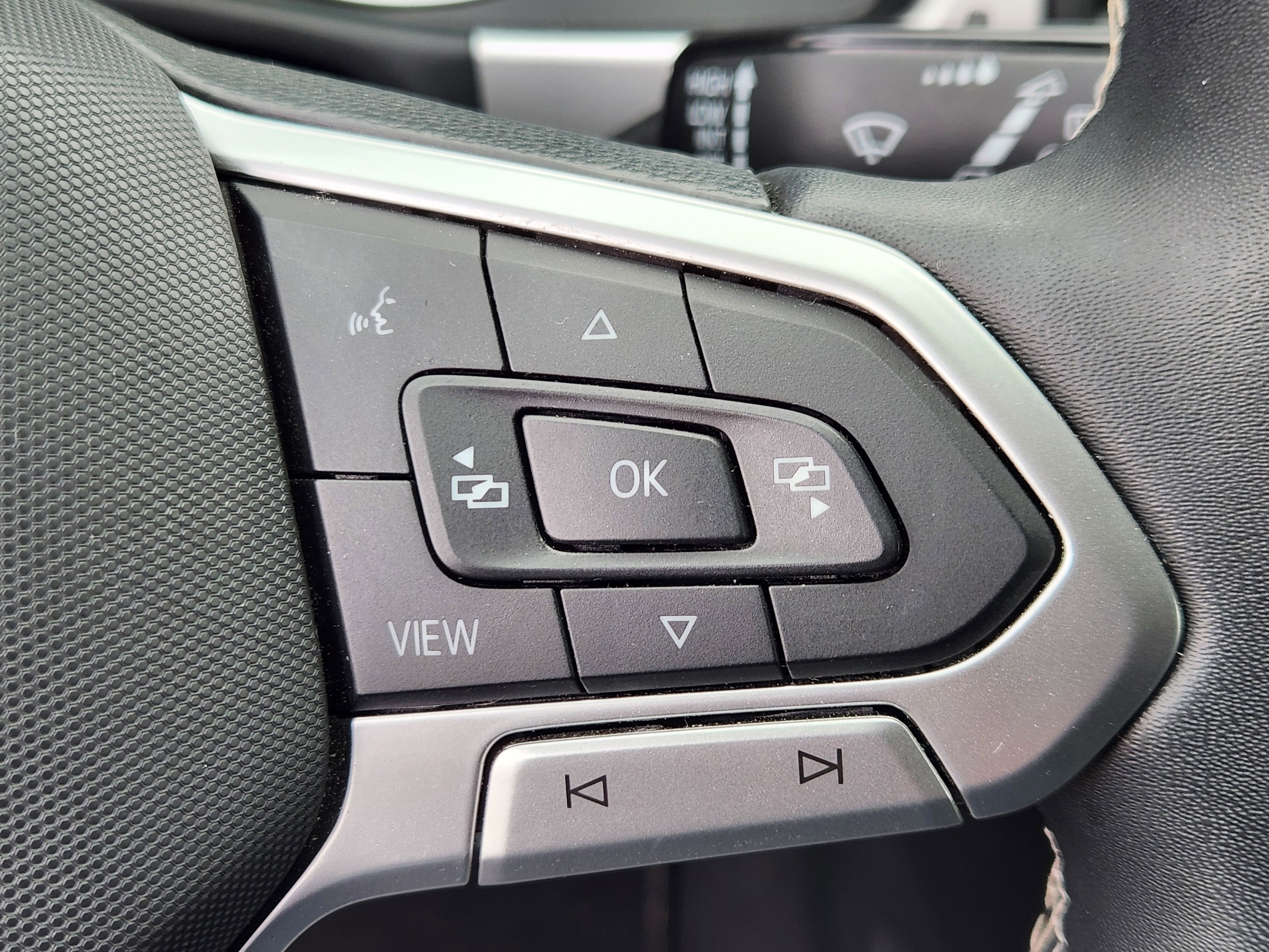 Certified 2021 Volkswagen Atlas SE image 26