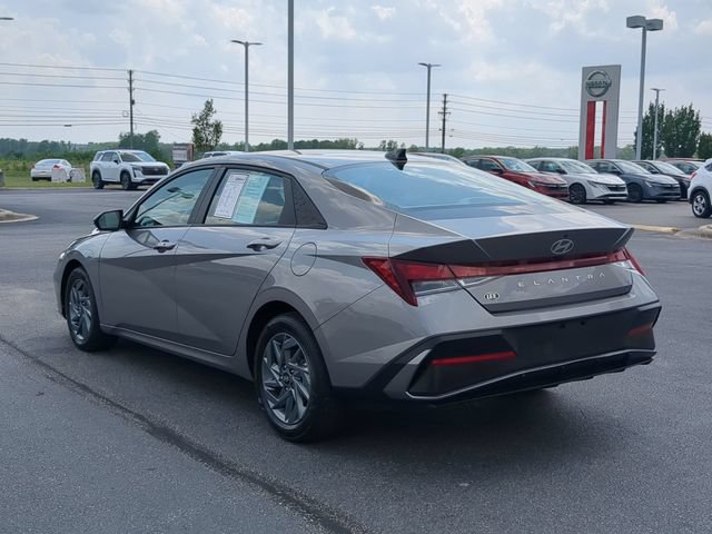 Used 2024 Hyundai Elantra SEL FWD image 5