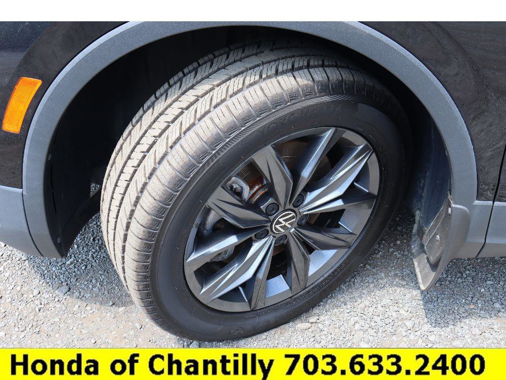 Used 2022 Volkswagen Tiguan SE image 28