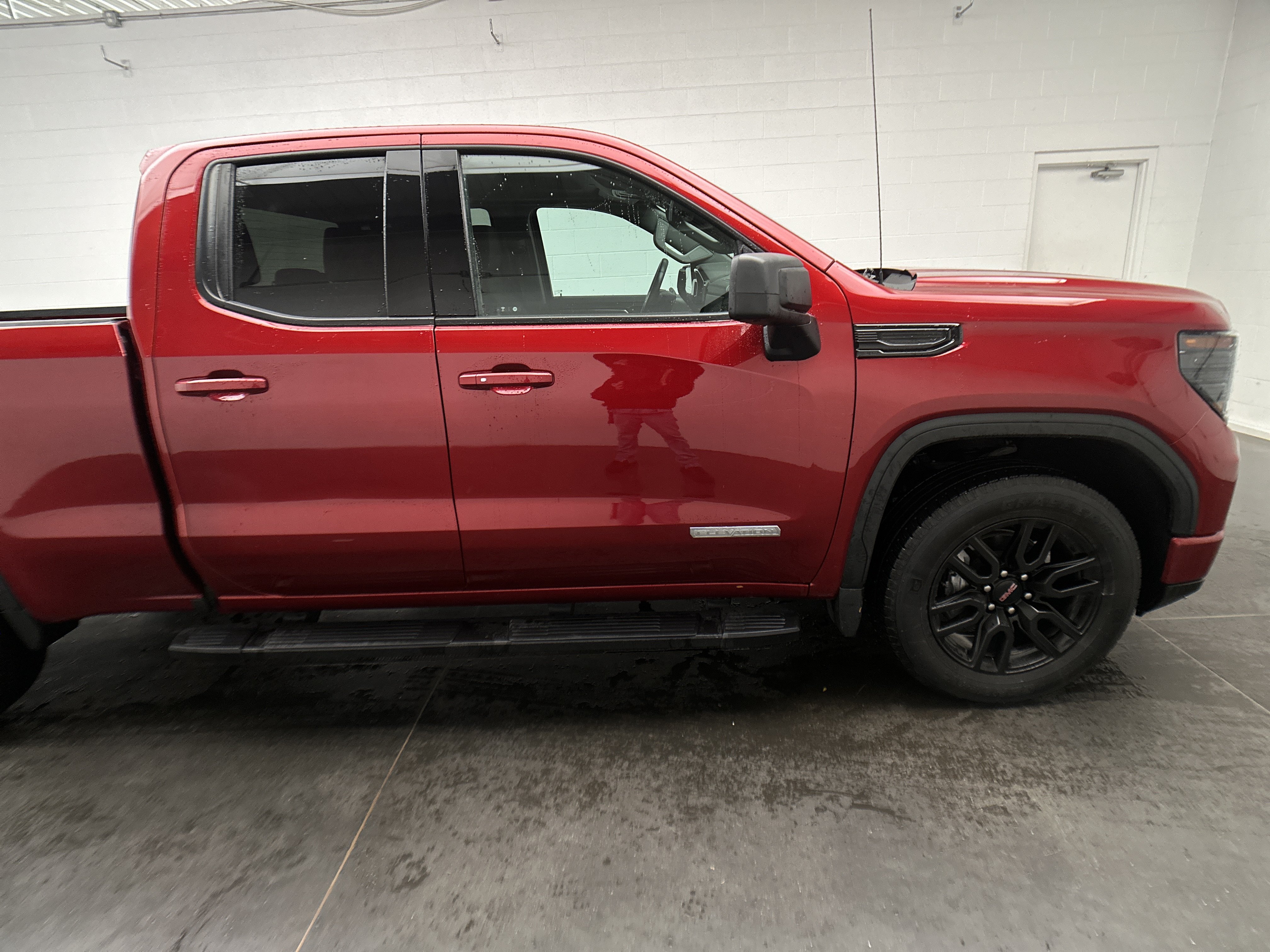 Used 2023 GMC Sierra 1500 Elevation AWD/4WD image 10