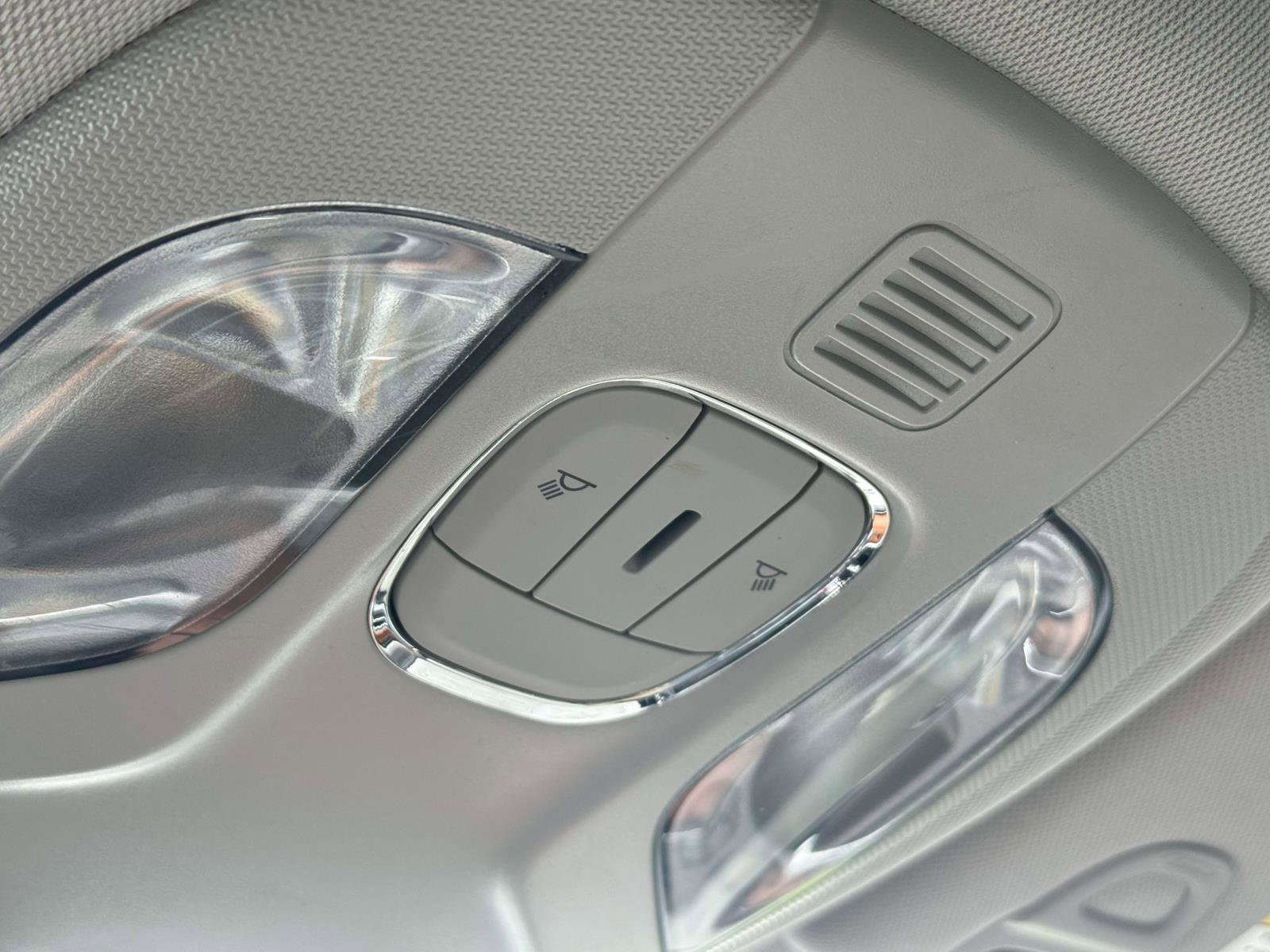 Used 2022 Jeep Compass Limited image 10