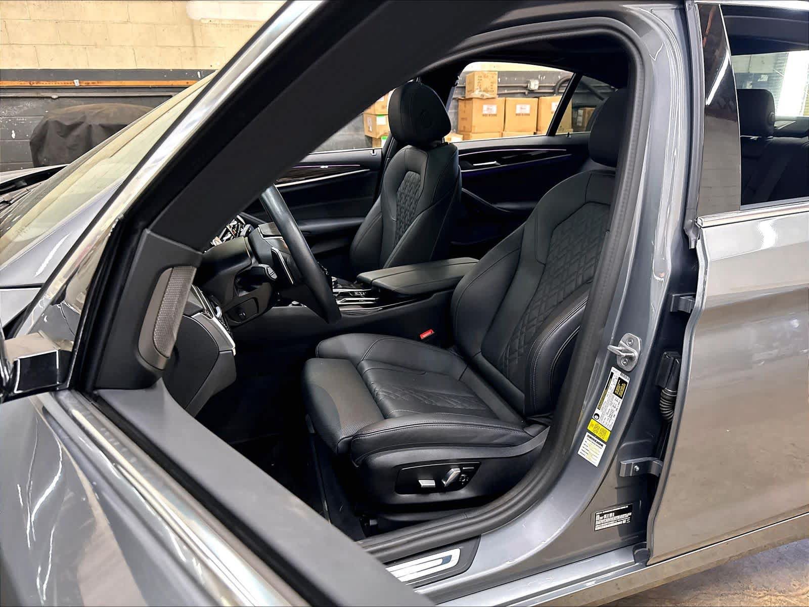 Used 2023 BMW 530i w/ Premium Package RWD image 27