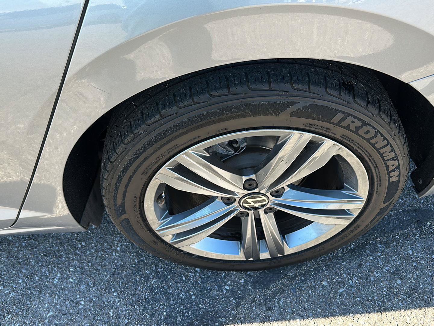 Used 2024 Volkswagen Jetta SE FWD image 13